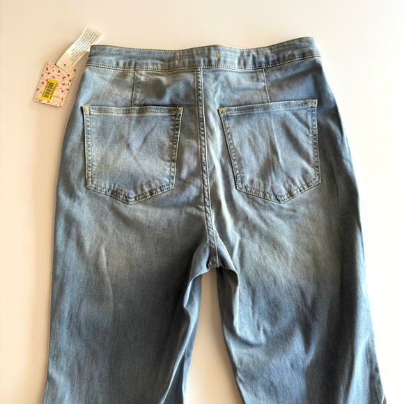 Free People NWT Float On Extreme Flare Bermondsey Blue Wash Jeans 29 waist - Picture 5 of 11